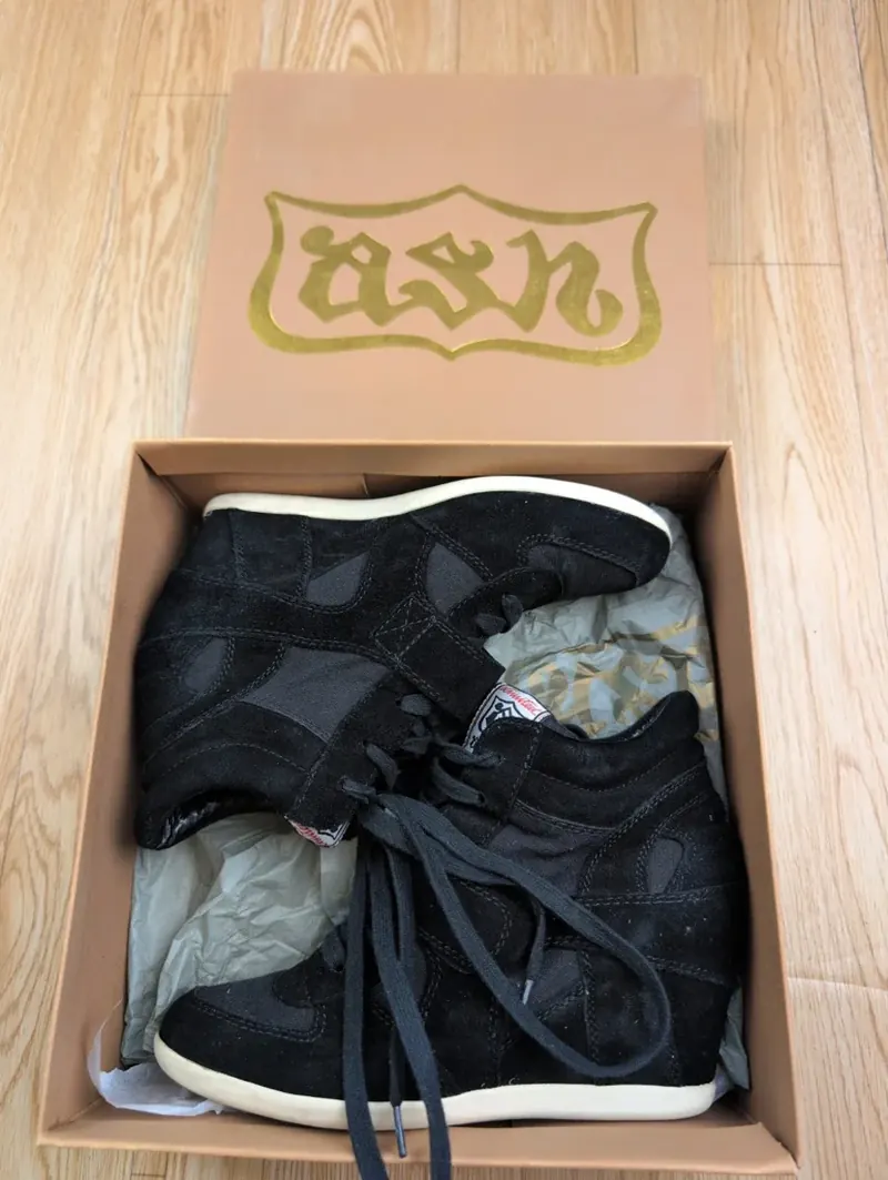 Baskets compensées Ash Bowie noires dans leur boîte d'origine