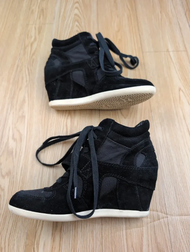 Profil des baskets Ash Bowie : compensé intérieur caché